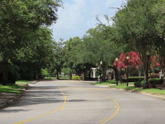 Building Photo - Orlando Park Central Gated Resort Style Co...