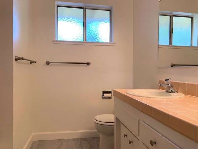 Building Photo - Four Bedroom in Crown Village