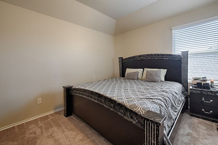 Building Photo - 3522 Van Zandt Rd