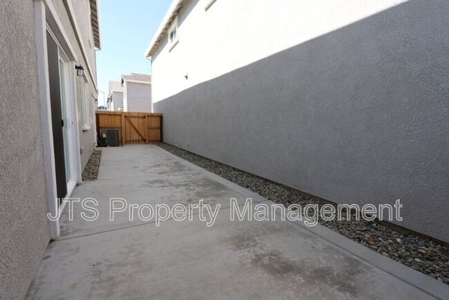 Building Photo - 4256 Aura Way