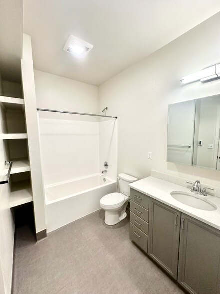 Building Photo - 2330 Yakima Ct