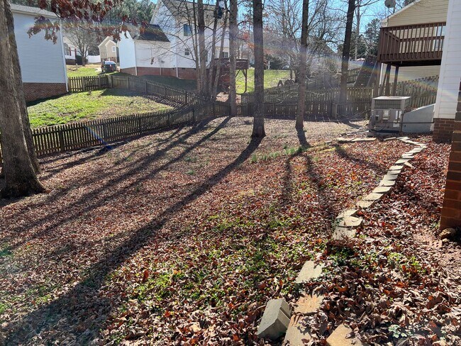 Building Photo - 3 Bedroom | 2.5 Bath Home in Holly Springs...