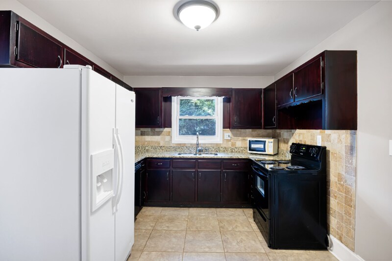 Building Photo - 2563 Dering Ct NE