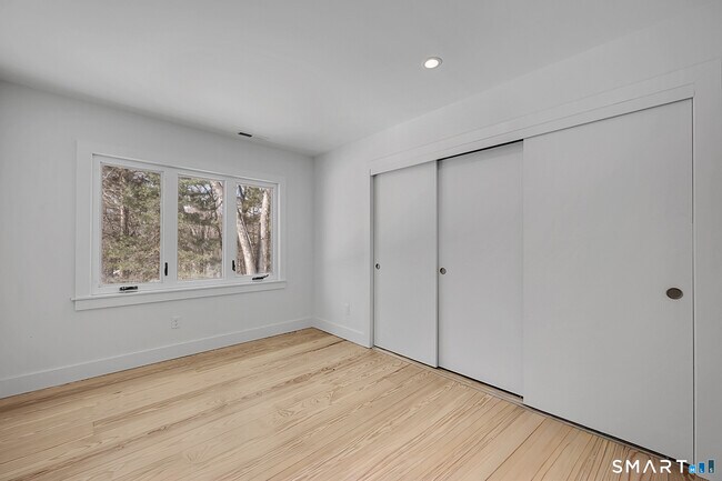 Building Photo - 220 Upper Grassy Hill Rd