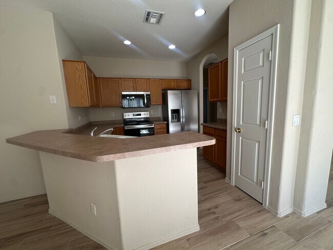 Building Photo - SAN TAN RANCH SINGLE LEVEL 4 BEDROOM WITH NEW FLOORING THROUGHOUT