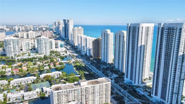 Building Photo - 16001 Collins Ave