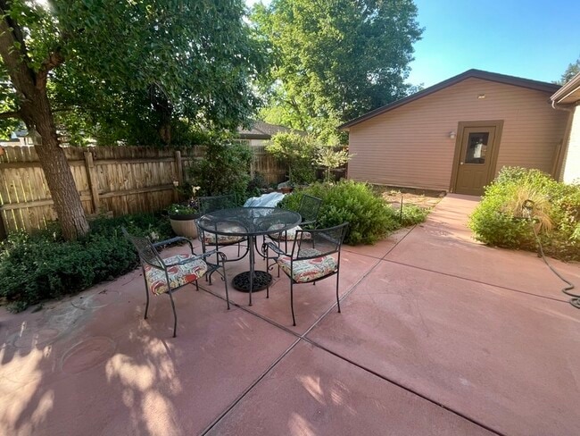 Building Photo - 3375 Fenton St