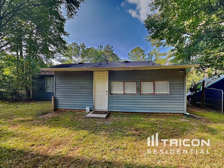Building Photo - 3182 Lake Monroe Rd