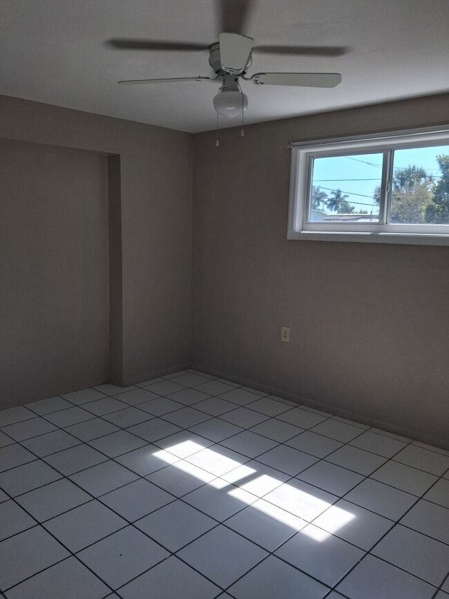 Building Photo - 3 Bedroom 2 bath on a dead end street