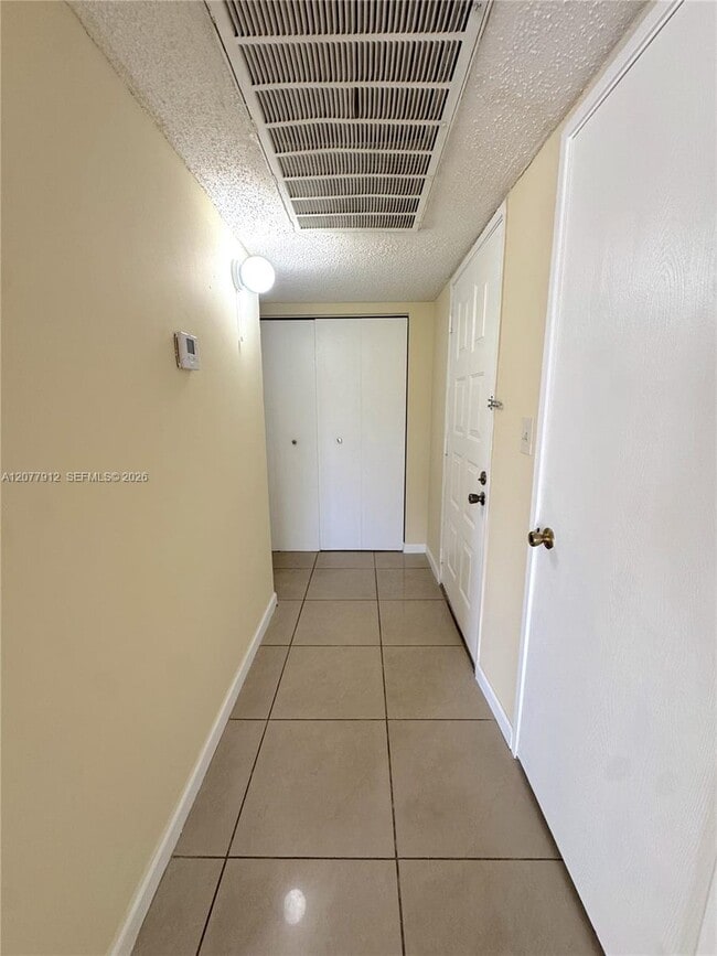 Building Photo - 3287 Coral Lake Dr