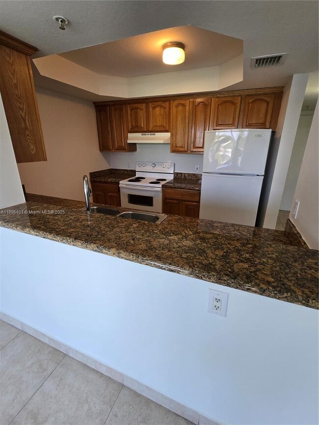 Building Photo - 2647 NW 25th Ave