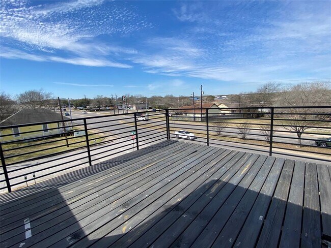 Building Photo - 7907 Brodie Ln