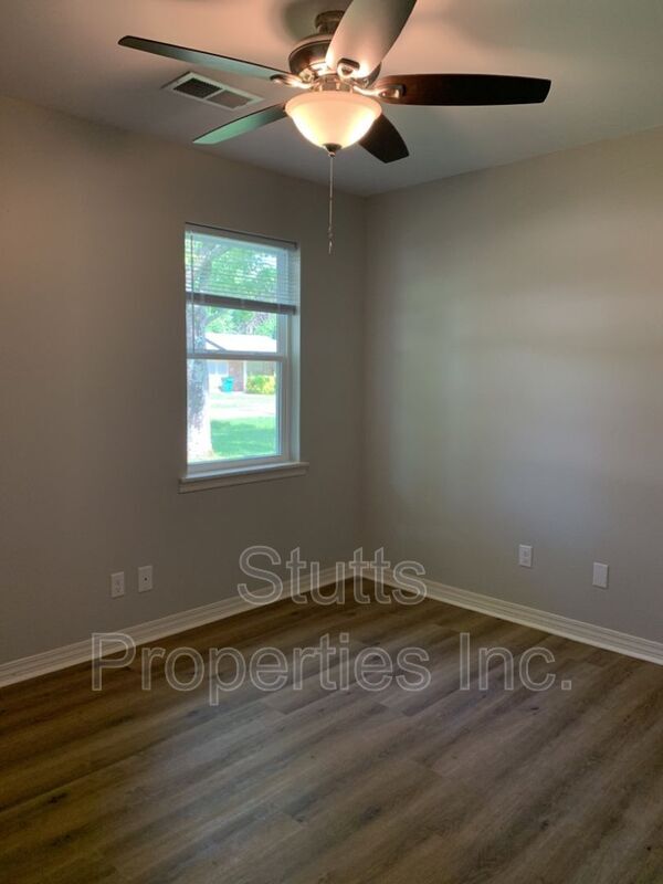 Building Photo - 1307 S Adams St