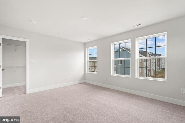 Building Photo - 7736 Meander Ct S