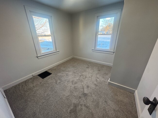 Building Photo - 3595 Carlisle Rd