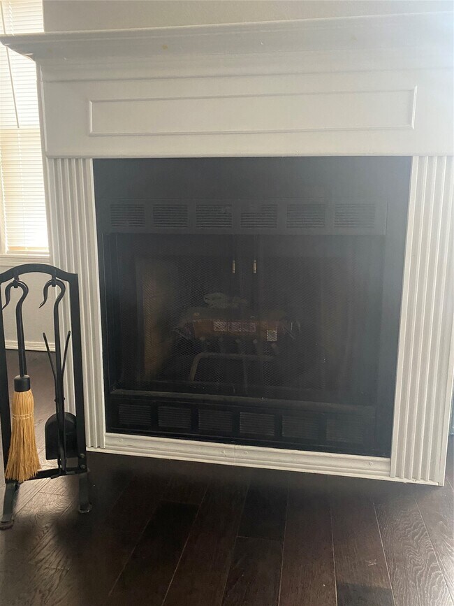 Building Photo - 10811 Richmond Ave.