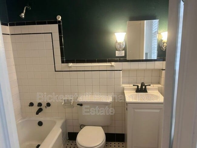 Building Photo - 925 Cooper Ave