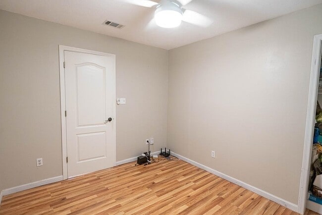Building Photo - 4679 Inisheer Dr