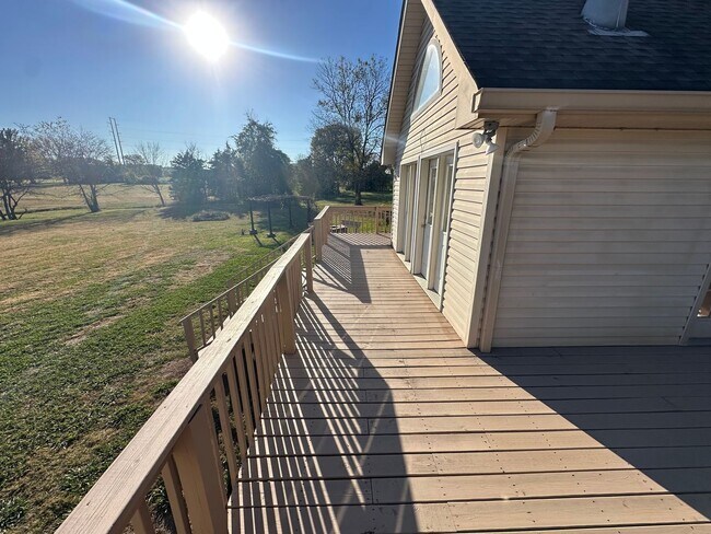 Building Photo - FOR LEASE - 4 Bed, 4 Bath, 5000sqft, 1.5 a...