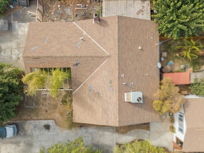 Building Photo - 8917 Fredric Ave