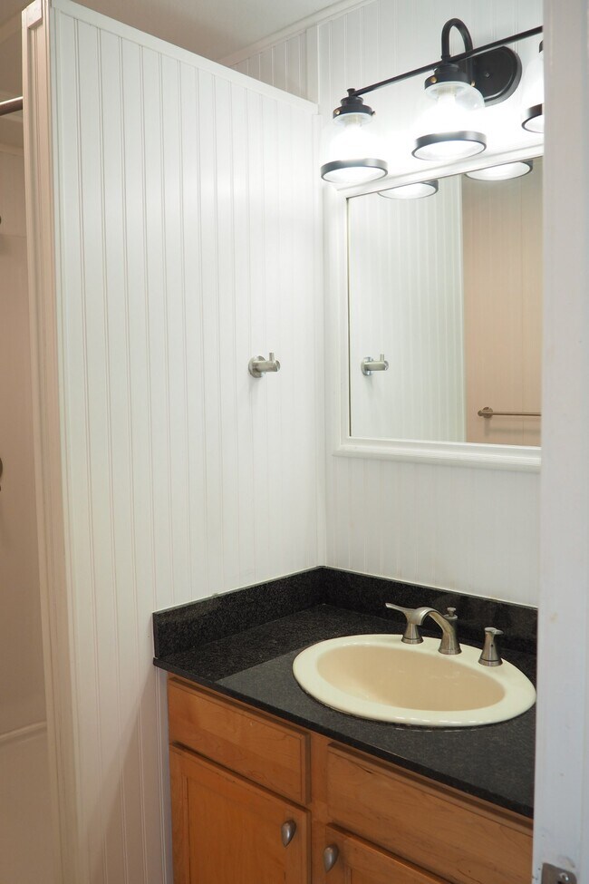 Building Photo - 10154 118th Ave