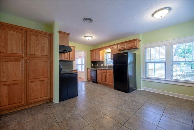 Building Photo - 1725 NW 21st St