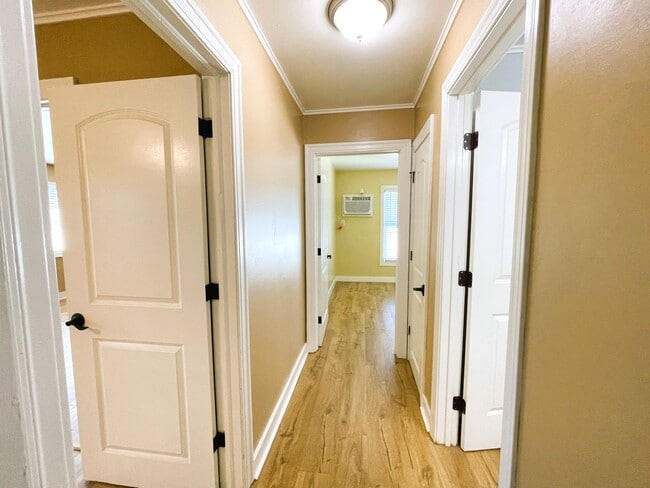 Building Photo - 5250 Whispering Creek Dr