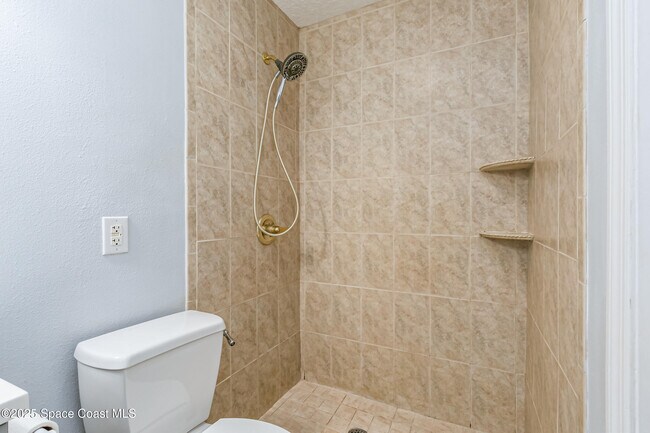 Building Photo - 460 Carissa Dr