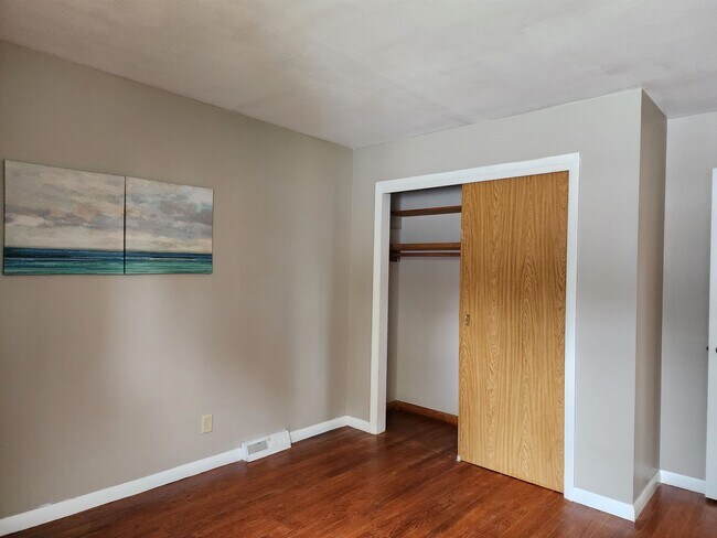 Building Photo - 9225 Carol Ann Dr