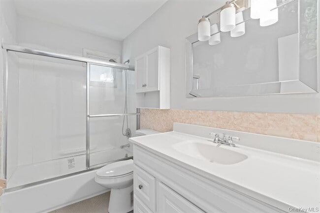 Building Photo - 49 Georgia St