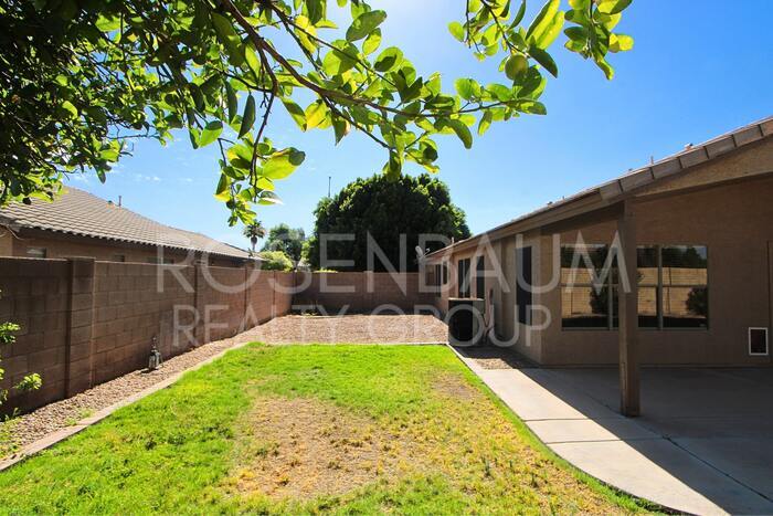 Building Photo - 940 S Lafayette Dr