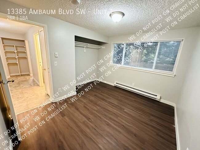 Building Photo - Burien - Updated 2 Bedroom / 1 Bath