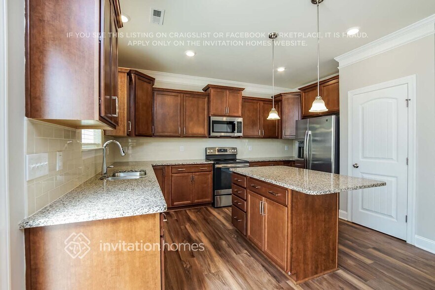 Building Photo - 155 Cliffview Dr