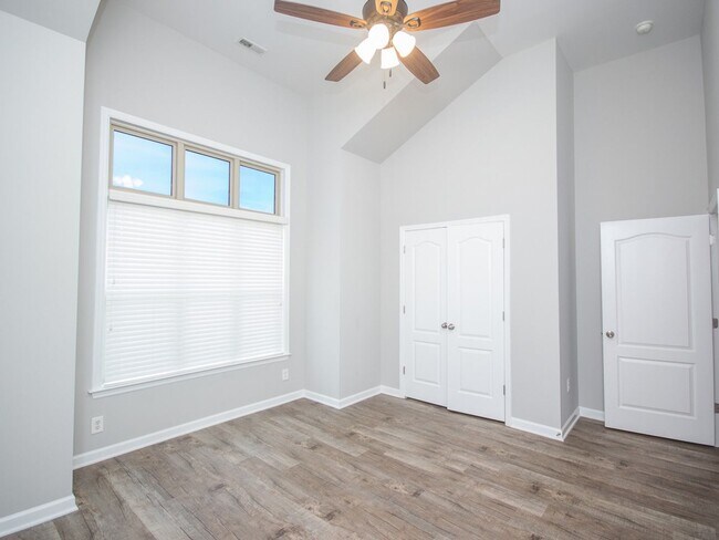 Building Photo - Gorgeous Corner-Lot Home in Canebrake Club – Lawn Care Included