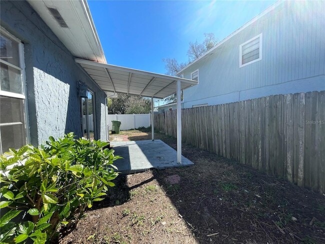 Building Photo - 10204 N Edison Ave