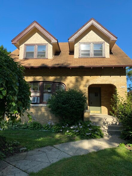 Building Photo - 1041 S 96th St