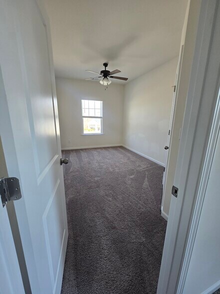 Building Photo - 253 Cramerton Mills Pkwy