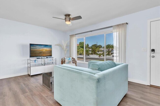 Building Photo - 104 24th St