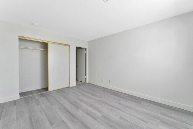 Building Photo - 2257 Exeter Dr