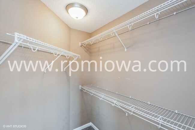 Building Photo - TONS OF SPACE!! 4 Bedroom, 3.5 Bath Townhome in Johnston