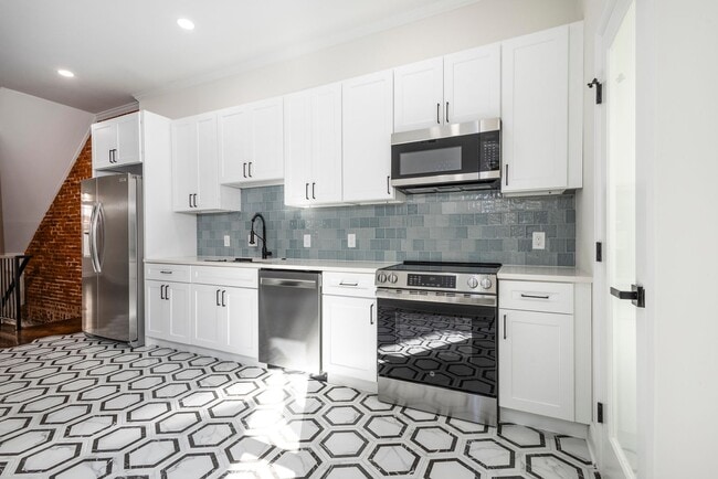 Building Photo - 1925 N 32nd St