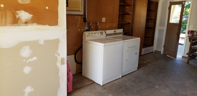 Building Photo - Excellent, Well Preserved and Restored 3 Bedroom Home - Available Soon!