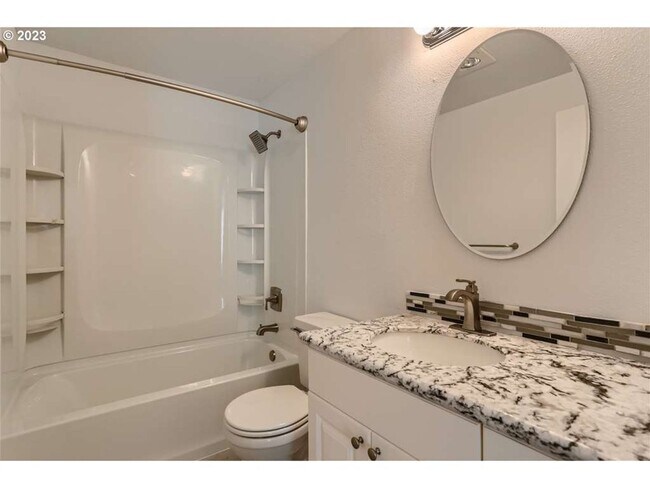 Building Photo - 3adlj01