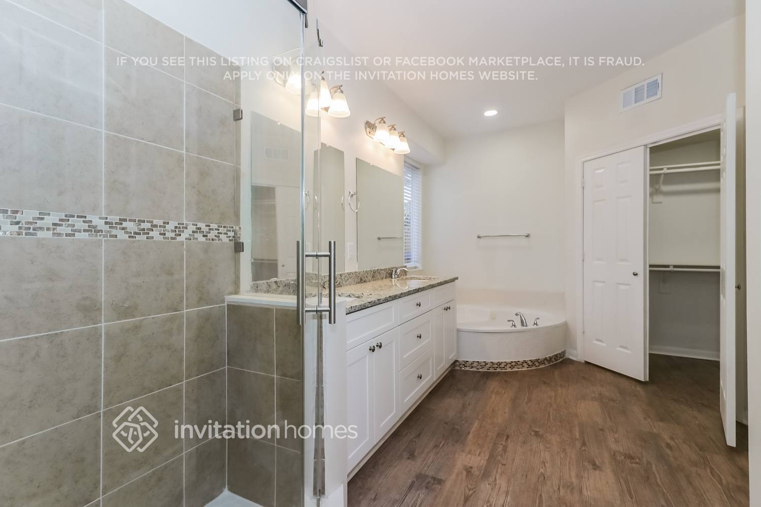 Building Photo - 14910 Summerland Cir