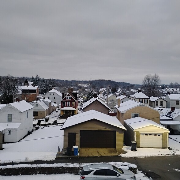 view from bedroom - 536 Spikenard St
