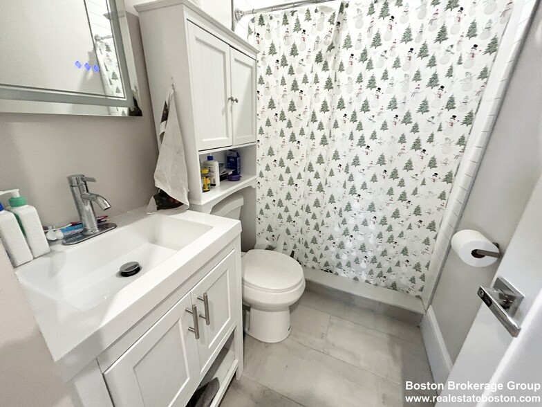 Building Photo - 74 Marine Rd