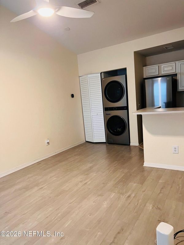 Building Photo - 13700 Richmond Park Dr N