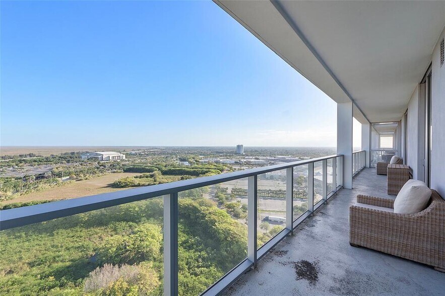Building Photo - 2000 Metropica Way