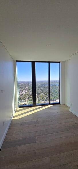 Building Photo - 610 Davis St