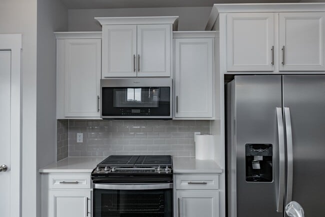 Building Photo - Monte Vista Townhomes